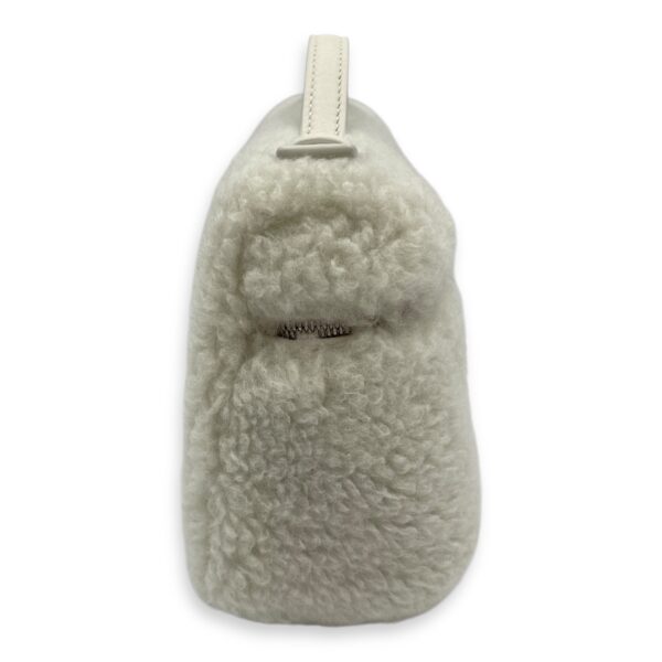 Extra Pocket 19 shearing fur Grey Crossbody Bag in Cashfur, Silver hardware - Image 4