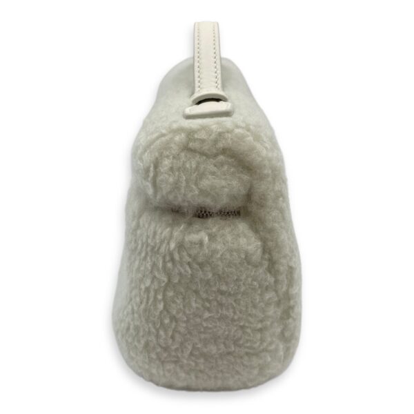 Extra Pocket 19 shearing fur Grey Crossbody Bag in Cashfur, Silver hardware - Image 5