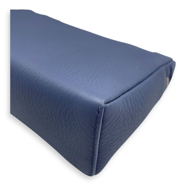 Extra pocket 19 Blue Crossbody Bag in Calfskin, Silver hardware - Image 10