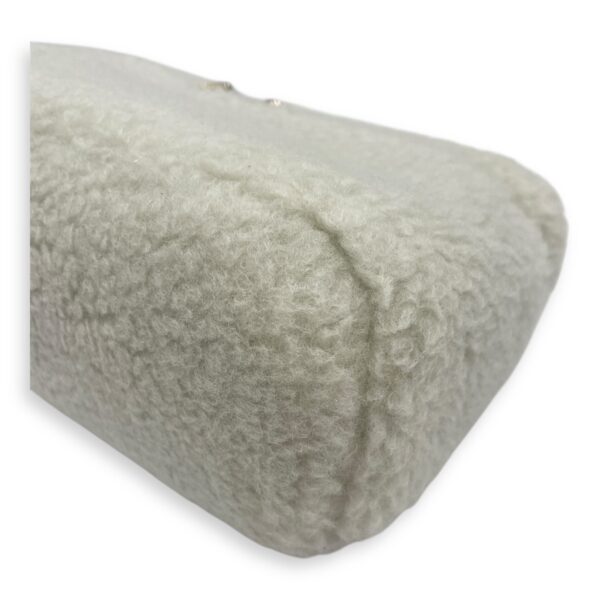 Extra Pocket 19 shearing fur Grey Crossbody Bag in Cashfur, Silver hardware - Image 9