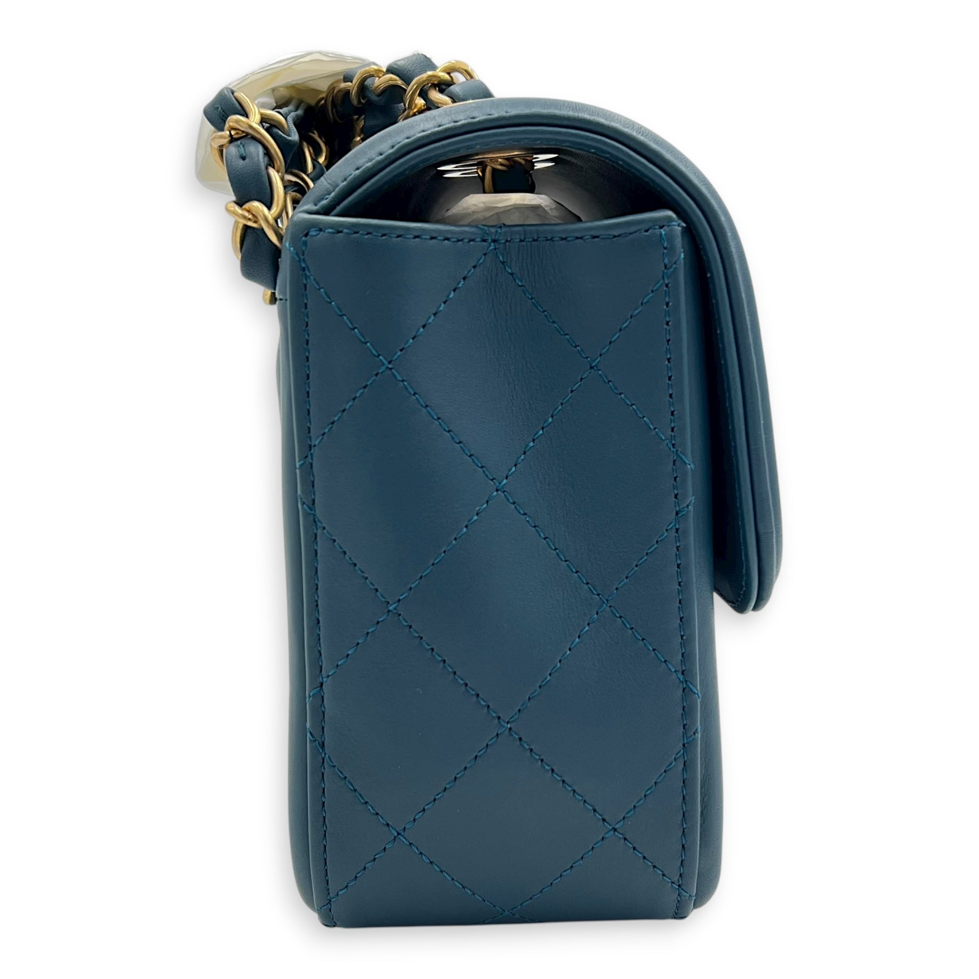 Quilted Green Shoulder Bag in Calfskin, Gold hardware - Image 4