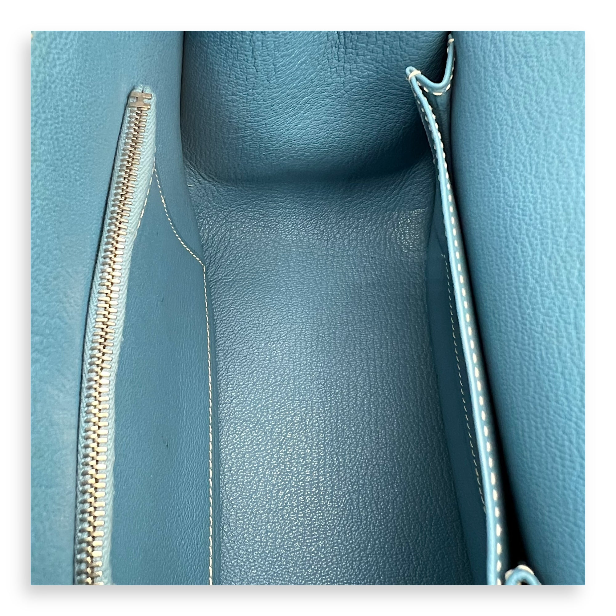 Jypsiere 28 Blue Shoulder Bag in Clemence, Palladium hardware - Image 14