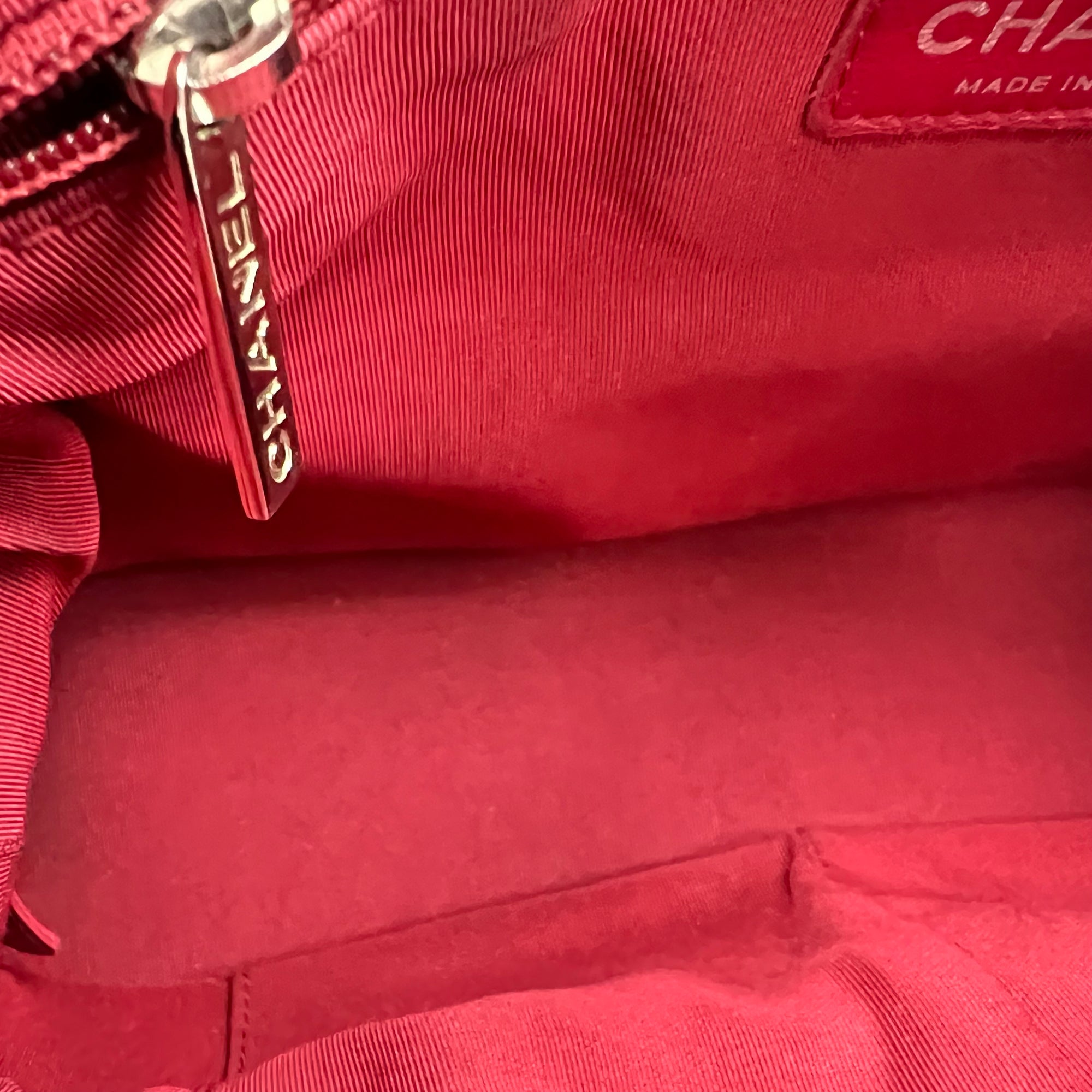 Gabrielle Medium Black Crossbody Bag in Calfskin, Mixed hardware - Image 14