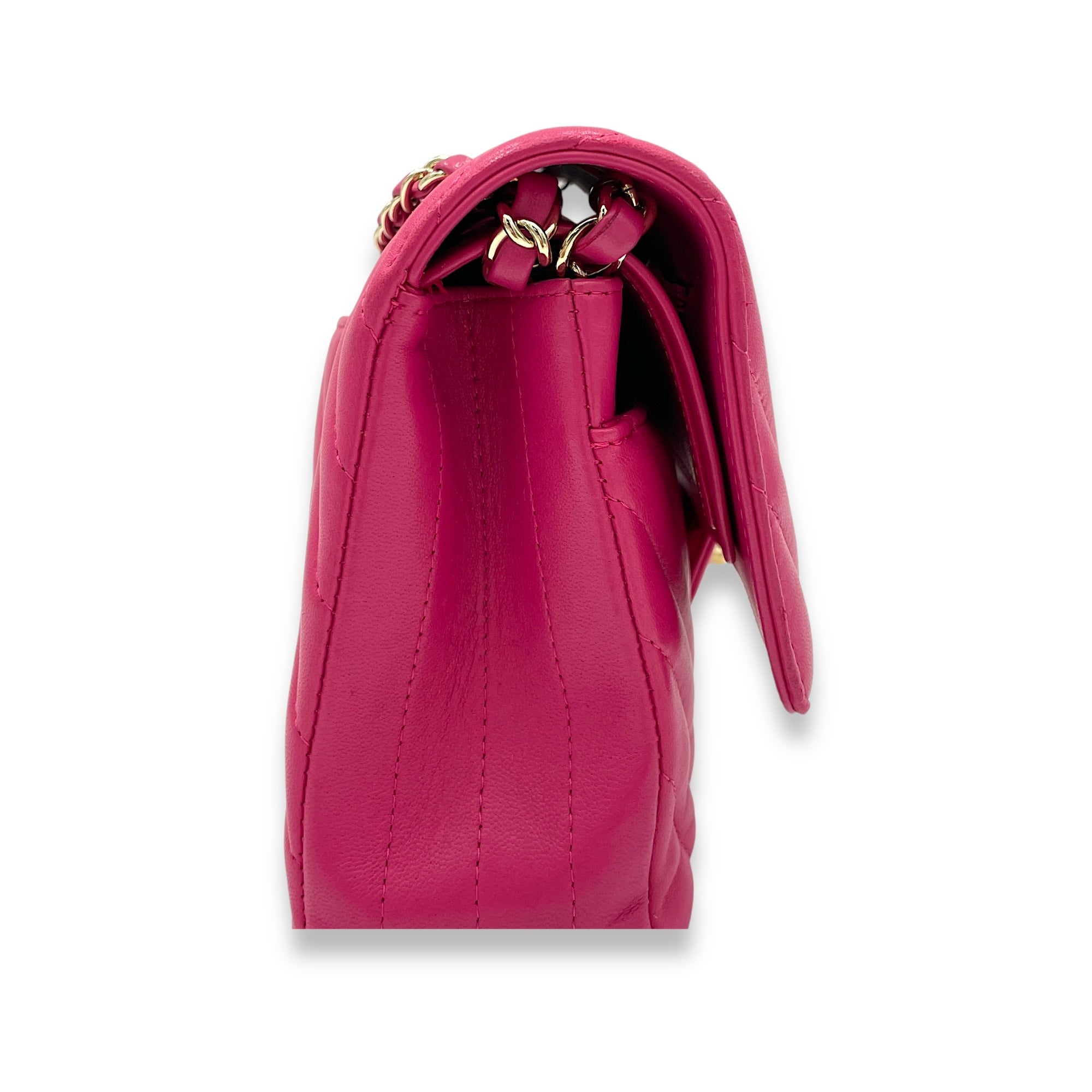 Classic Chevron Shoulder Bag in Calfskin, Gold hardware - Image 9