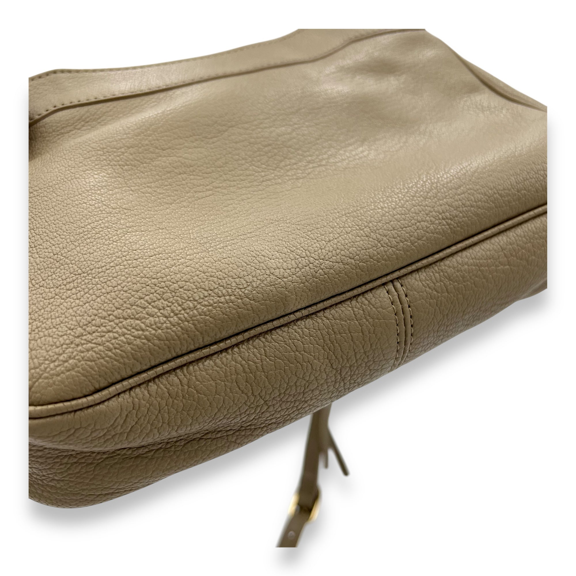 Metallic Edge Classic Crossbody Bag Beige in Calfskin, Gold hardware - Image 9