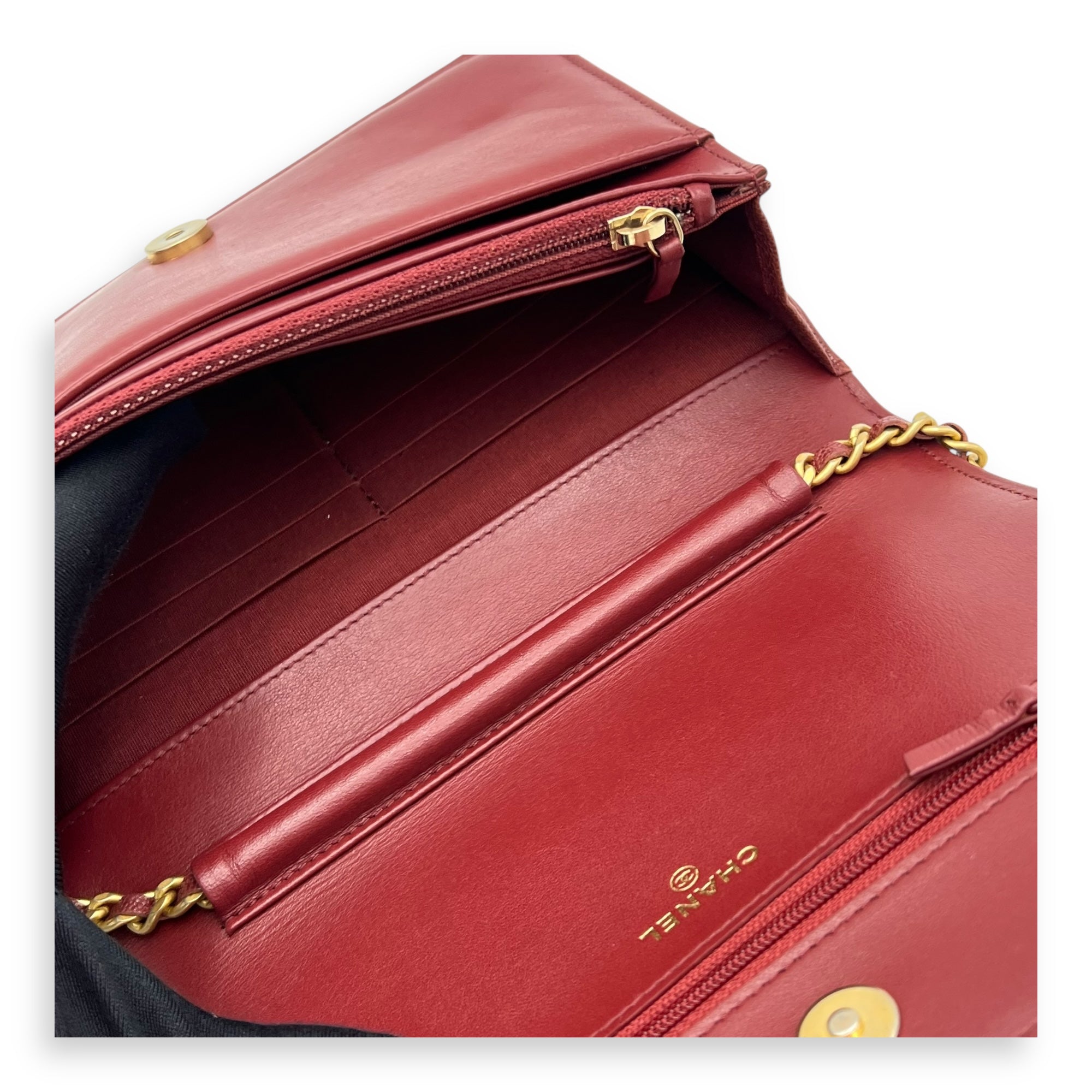 Boy Wallet On Chain Red in Caviar Leather, Gold hardware - Image 9