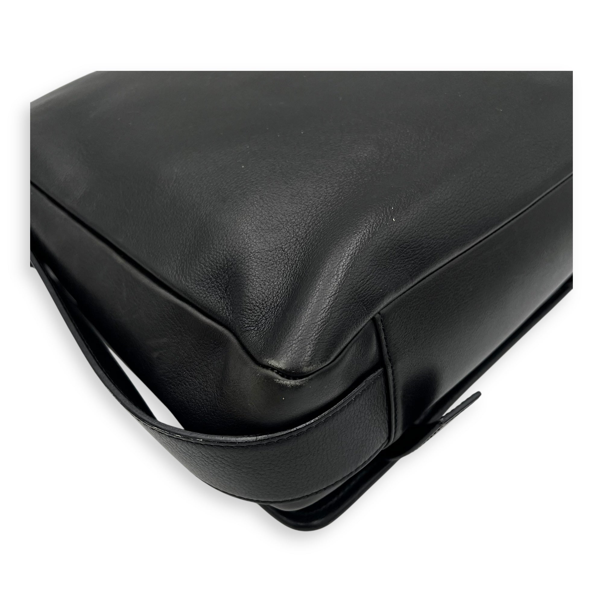 Vintage Crossbody Bag Black in Calfskin, Silver hardware - Image 16