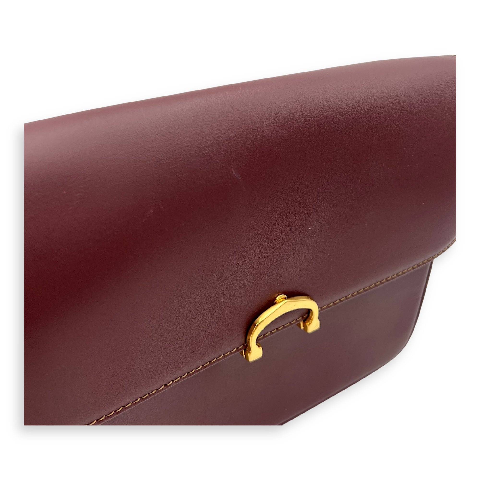 Vintage Red Shoulder Bag in Calfskin, Gold hardware - Image 10