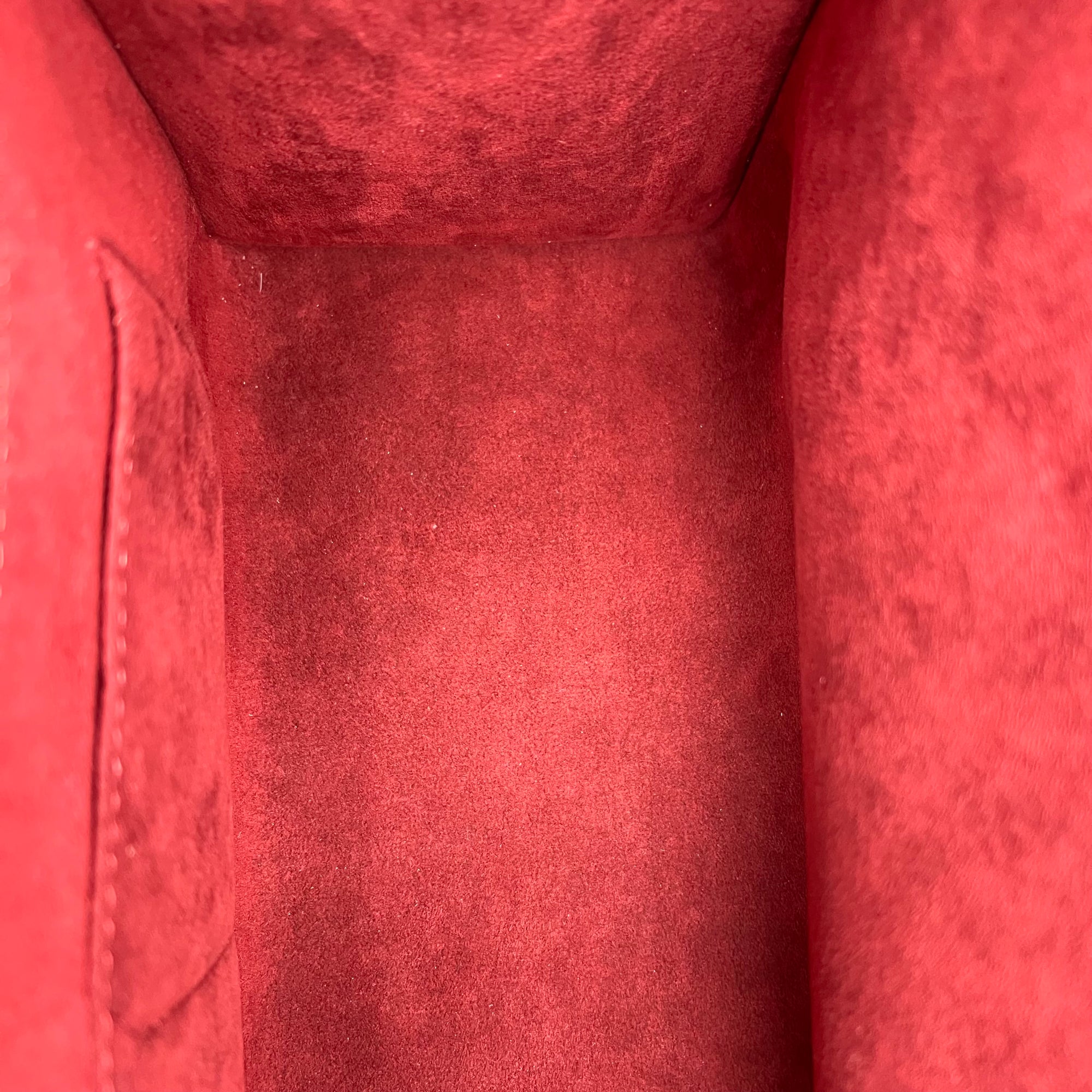 OnTheGo MM Blue Top Handle Bag in Empreinte Leather, Gold hardware - Image 9