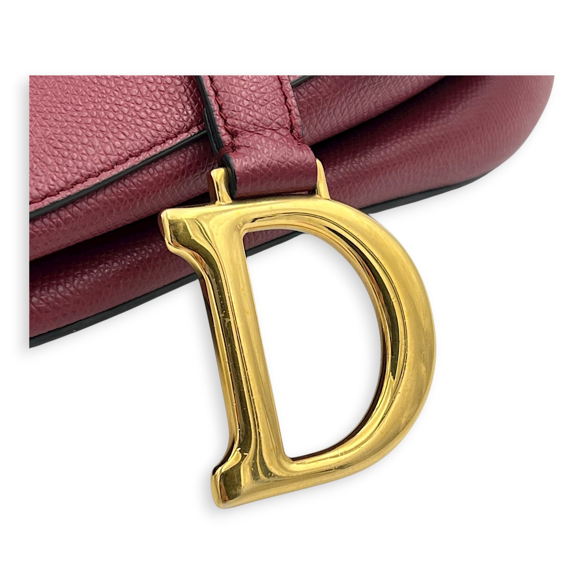 Saddle Shoulder Bag Medium Red in Calfskin, Gold hardware - Image 8